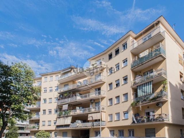 Appartamento in vendita di 80 m² in Via Paola Falconieri, 59