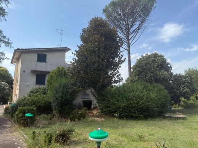 Appartamento in vendita di 80 m² in Via Palombarese