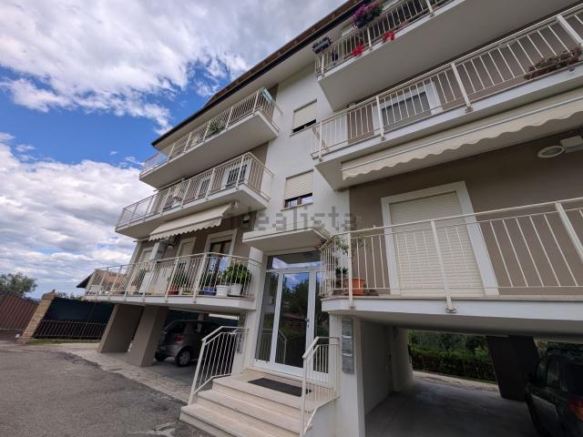 Appartamento in vendita di 80 m² in Via PASCOLI, 2