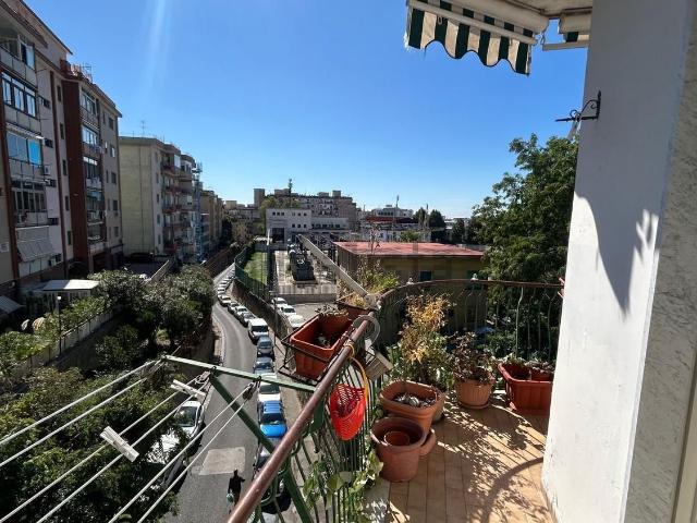 Appartamento in vendita di 80 m² in Via Pietro Castellino, 110