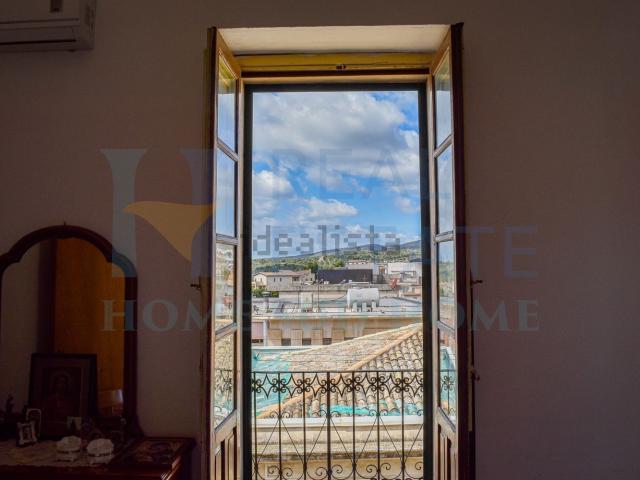 Appartamento in vendita di 80 m² in Via principale, 1
