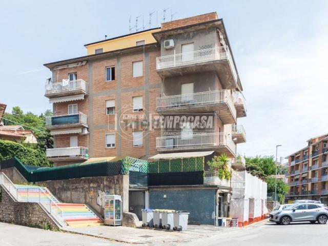 Appartamento in vendita di 80 m² in Via Raffaele Omicini