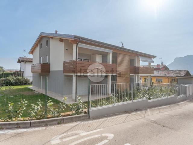 Appartamento in vendita di 80 m² in Via Regina della Pace, 5