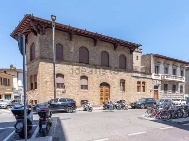 Appartamento in vendita di 80 m² in Via Scipione Ammirato