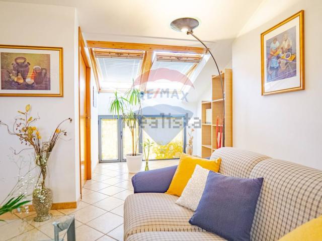 Appartamento in vendita di 80 m² in Via Santi Elena e Costantino, 89