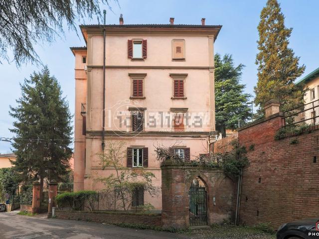 Appartamento in vendita di 80 m² in Via San Mamolo