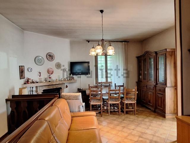 Appartamento in vendita di 80 m² in Via Serraia