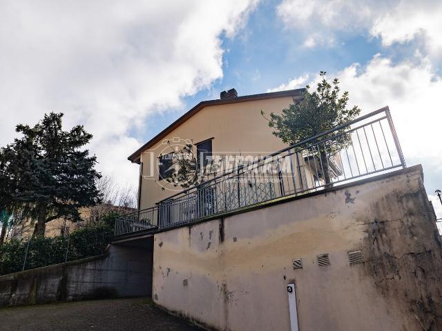 Appartamento in vendita di 80 m² in Via Suor Caselli, 68