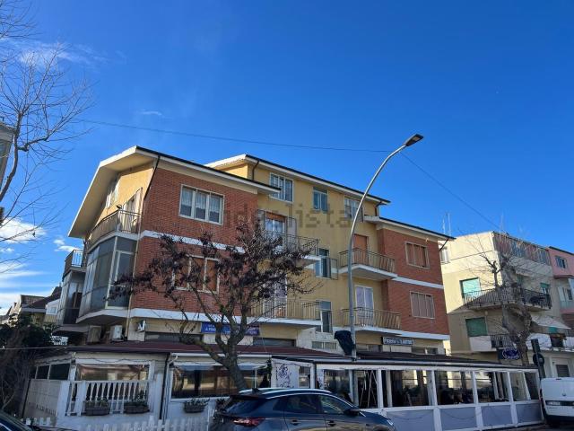 Appartamento in vendita di 80 m² in Viale Alcione, 195