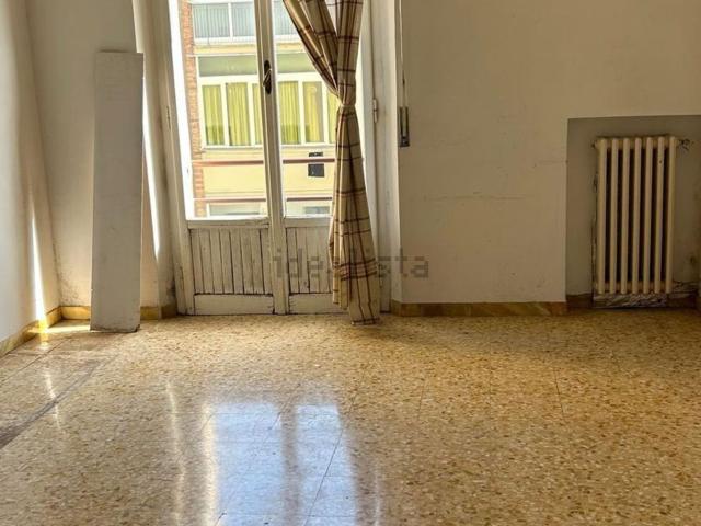 Appartamento in vendita di 80 m² in Viale Camillo Benso di Cavour