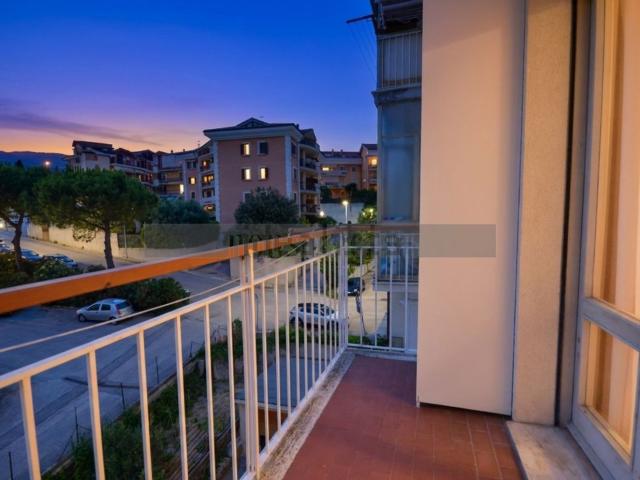 Appartamento in vendita di 80 m² in Viale dei Pini, 61