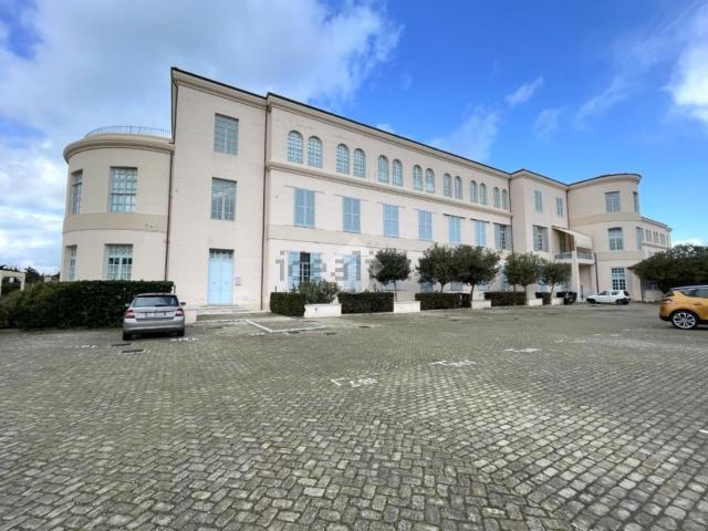 Appartamento in vendita di 80 m² in Viale del Tirreno, 74