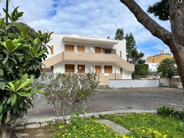 Appartamento in vendita di 80 m² in Viale della Pineta, 24