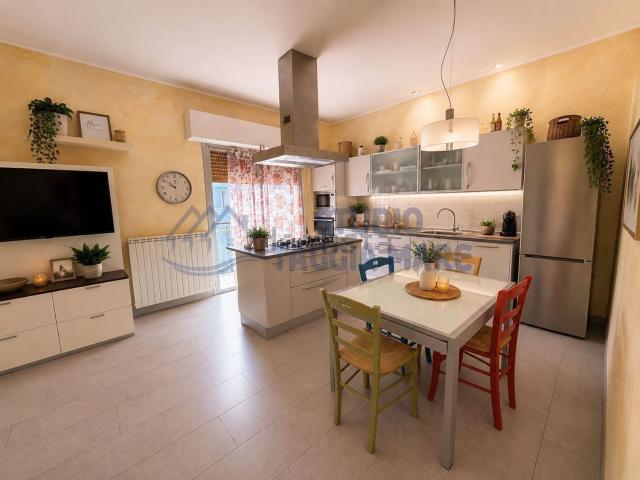 Appartamento in vendita di 80 m² in Viale delle Palme, 23