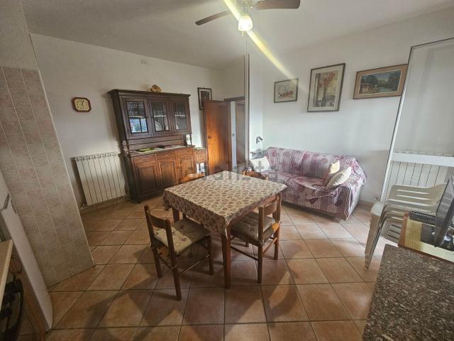 Appartamento in vendita di 80 m² in Viale Giacomo Leopardi, 45