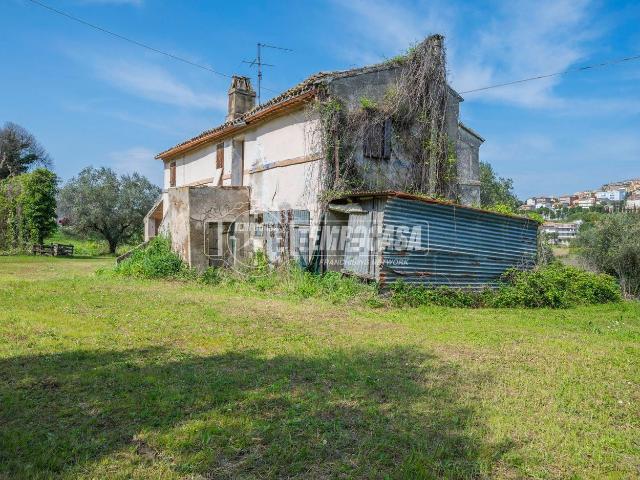 Appartamento in vendita di 81 m² in Contrada Mortolo, 6