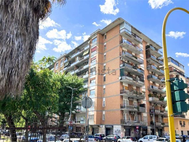 Appartamento in vendita di 81 m² in Via Teano