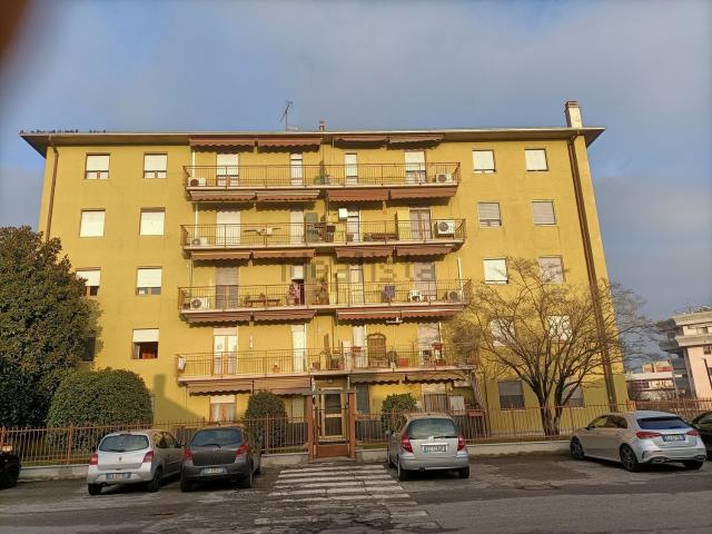 Appartamento in vendita di 81 m² in Via Binasco, 10
