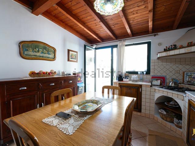 Appartamento in vendita di 81 m² in Via del Mare, 67