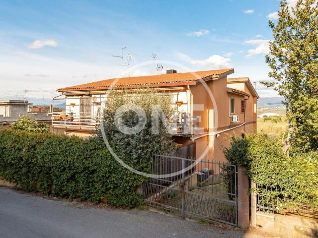 Appartamento in vendita di 81 m² in Via di Quarto Grande, 83