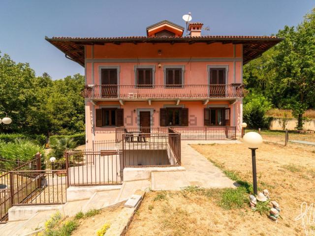 Appartamento in vendita di 81 m² in Via F. Petrarca, 13