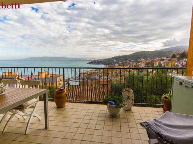 Appartamento in vendita di 81 m² in Via Panoramica, 215