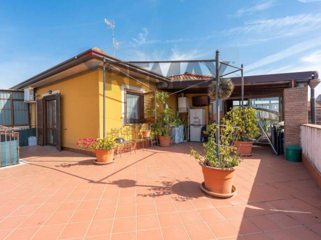 Appartamento in vendita di 81 m² in Via Sciara, 21