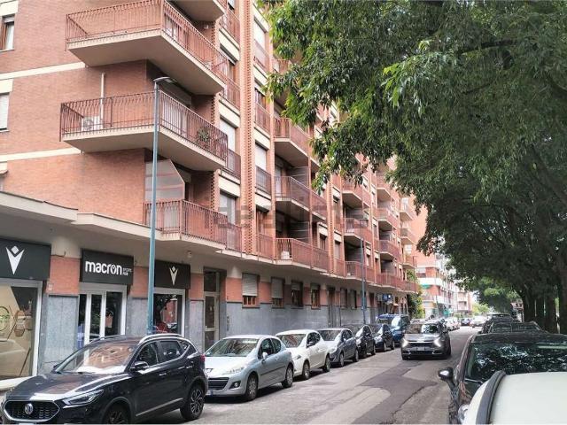 Appartamento in vendita di 82 m² in Corso Bernardino Telesio, 87