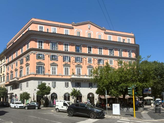 Appartamento in vendita di 82 m² in Piazza Regina Margherita, 27
