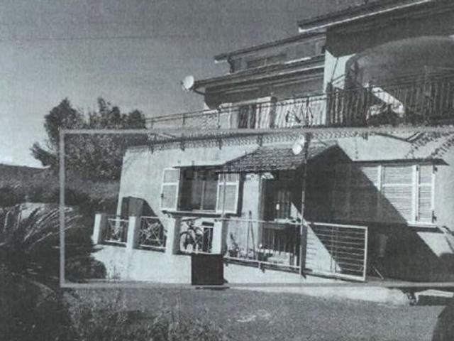 Appartamento in vendita di 82 m² in Via Case Sparse, 6