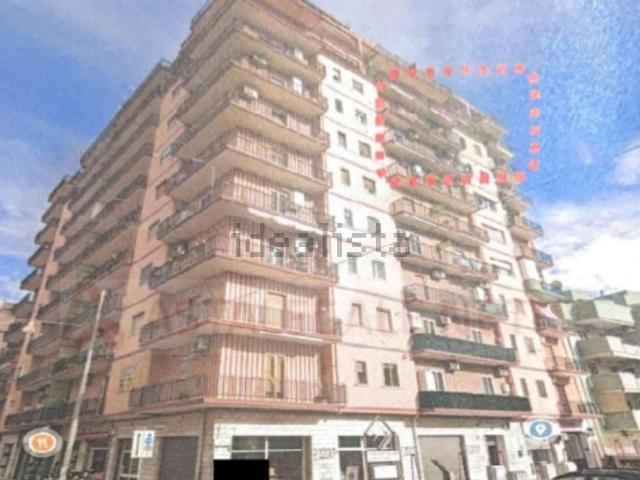 Appartamento in vendita di 82 m² in Via Cesare Battisti