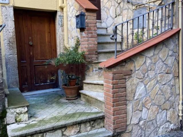 Appartamento in vendita di 82 m² in Via Cesare Battisti