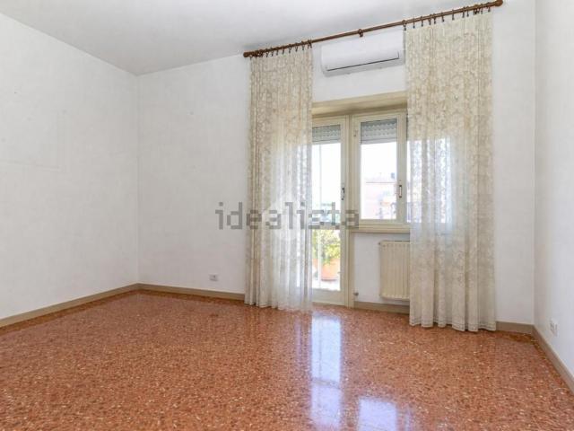 Appartamento in vendita di 82 m² in Via degli Estensi, 1