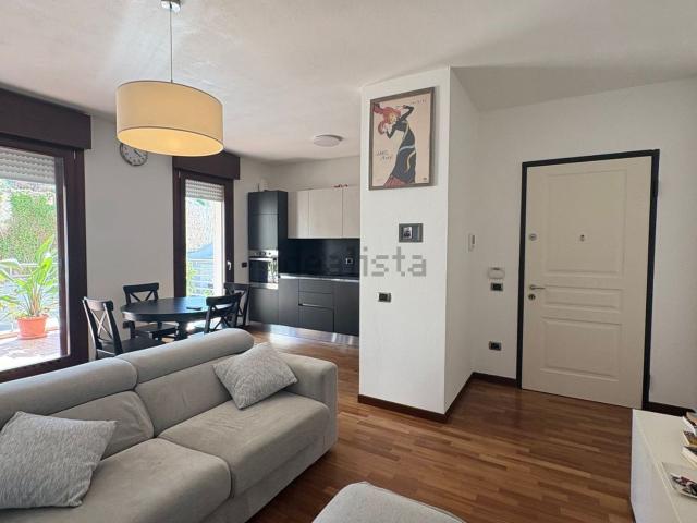 Appartamento in vendita di 82 m² in Via dei Falconi, 59