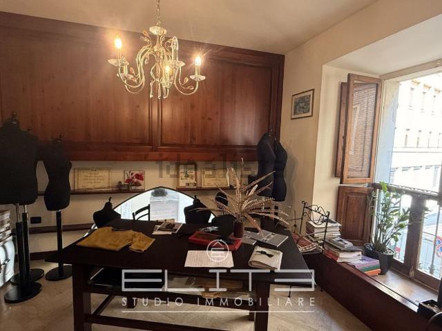 Appartamento in vendita di 82 m² in Via della Loggia