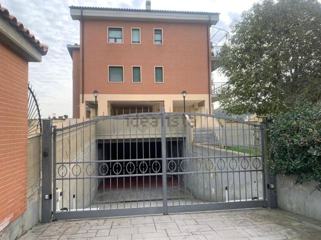Appartamento in vendita di 82 m² in Via di Casal Selce, 350