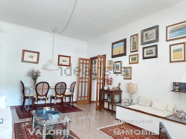 Appartamento in vendita di 82 m² in Via Emilio Zola