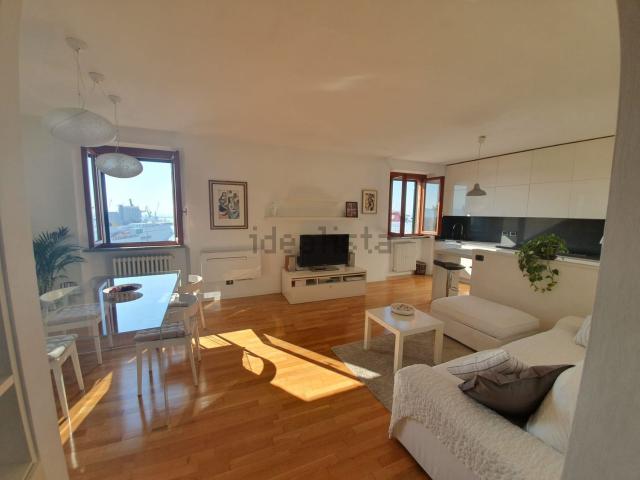 Appartamento in vendita di 82 m² in Via Enrico Cialdini