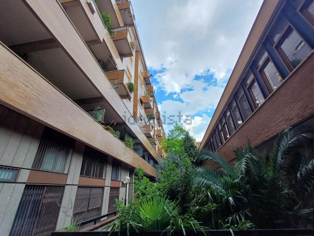 Appartamento in vendita di 82 m² in Via Giovanni del Pian dei Carpini, 33