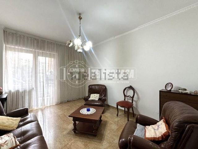 Appartamento in vendita di 82 m² in Via Gubbio, 42