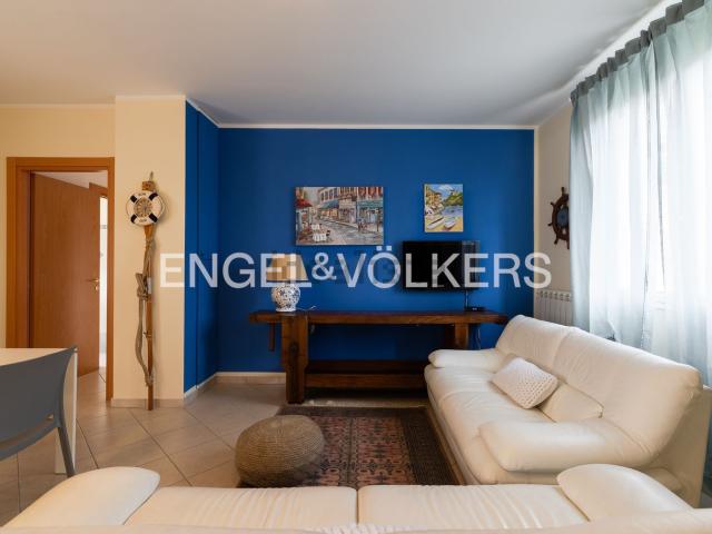 Appartamento in vendita di 82 m² in Via M. Genlis