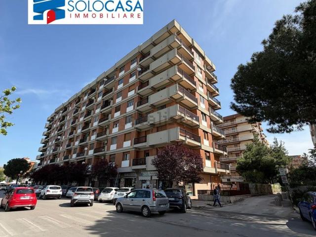 Appartamento in vendita di 82 m² in Via Martiri di Via Fani, 4