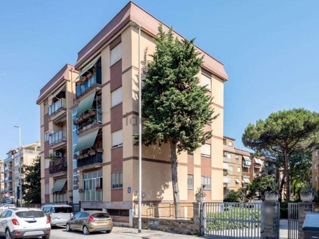 Appartamento in vendita di 82 m² in Viale Ammiraglio del Bono