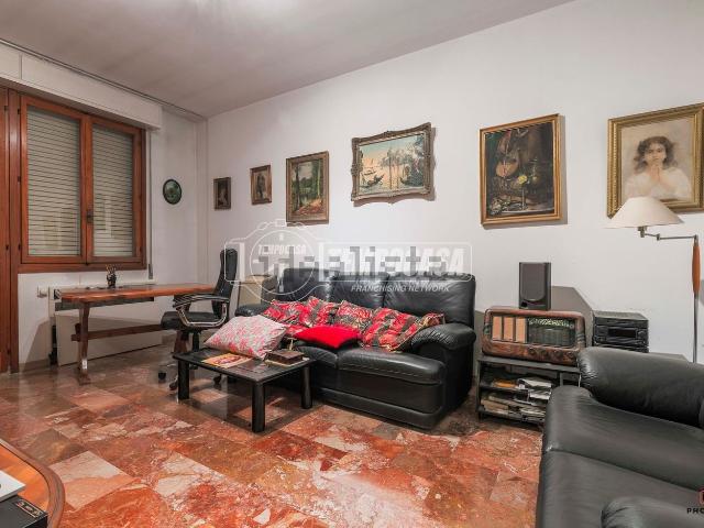 Appartamento in vendita di 82 m² in Viale Ilic Uljanov Lenin