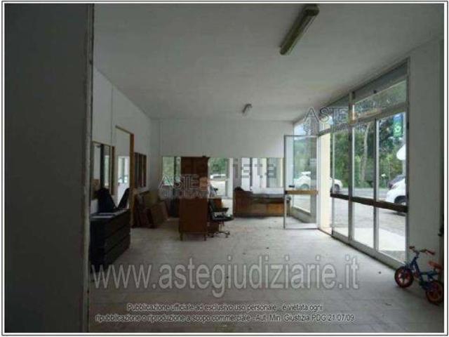 Appartamento in vendita di 836 m² in Via Tevere