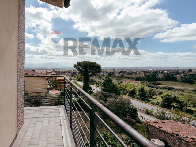 Appartamento in vendita di 87 m² in Strada Privata dei Platani, 8