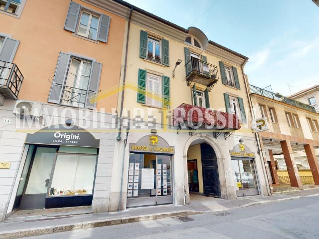 Appartamento in vendita di 87 m² in Via Ugo Foscolo, 12