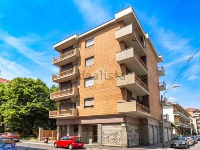 Appartamento in vendita di 87 m² in Via Challant, 10