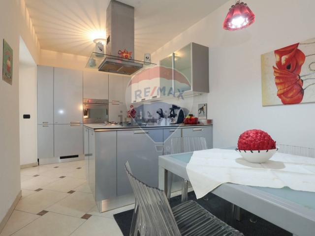 Appartamento in vendita di 87 m² in Via Ciro Menotti