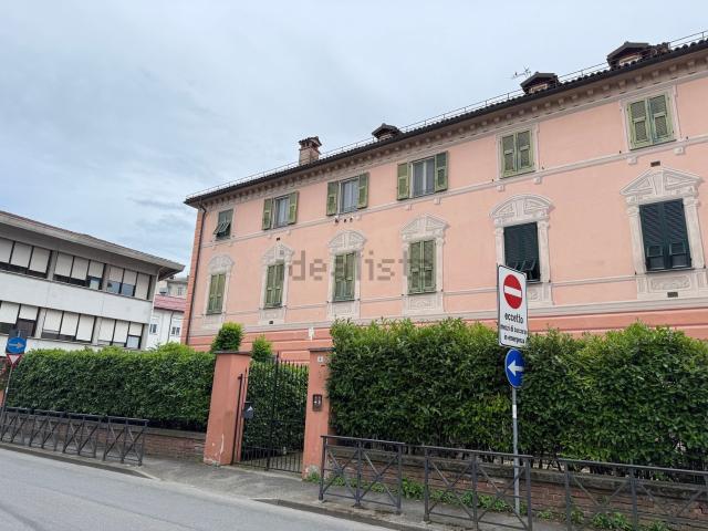 Appartamento in vendita di 87 m² in Via de Micheli, 8